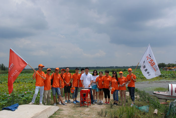 ��ɫ���e���ف�һ����Ӱ